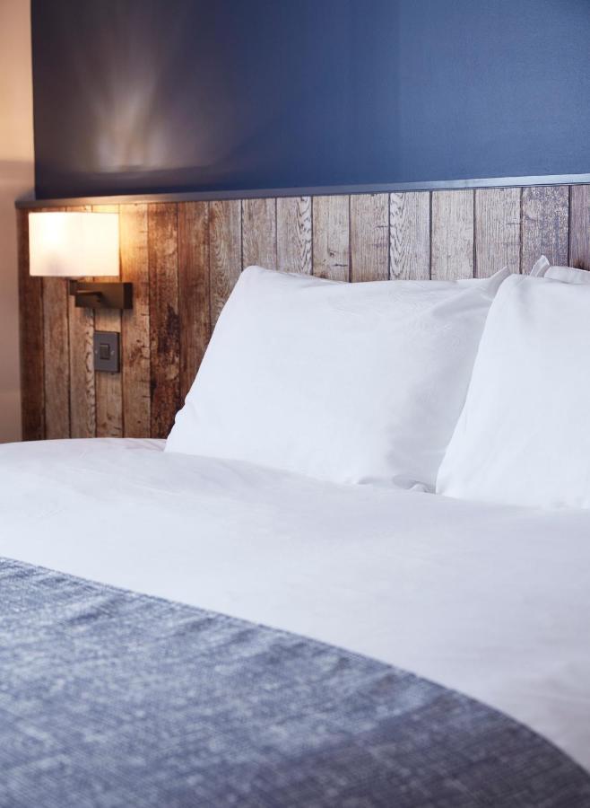 The Churchill By Greene King Inns Royal Wootton Bassett Exteriér fotografie