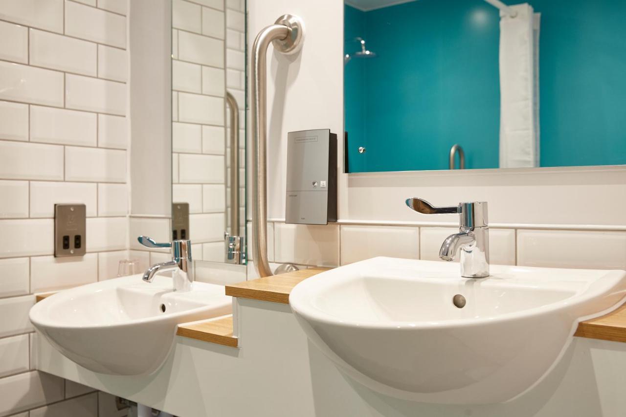 The Churchill By Greene King Inns Royal Wootton Bassett Exteriér fotografie