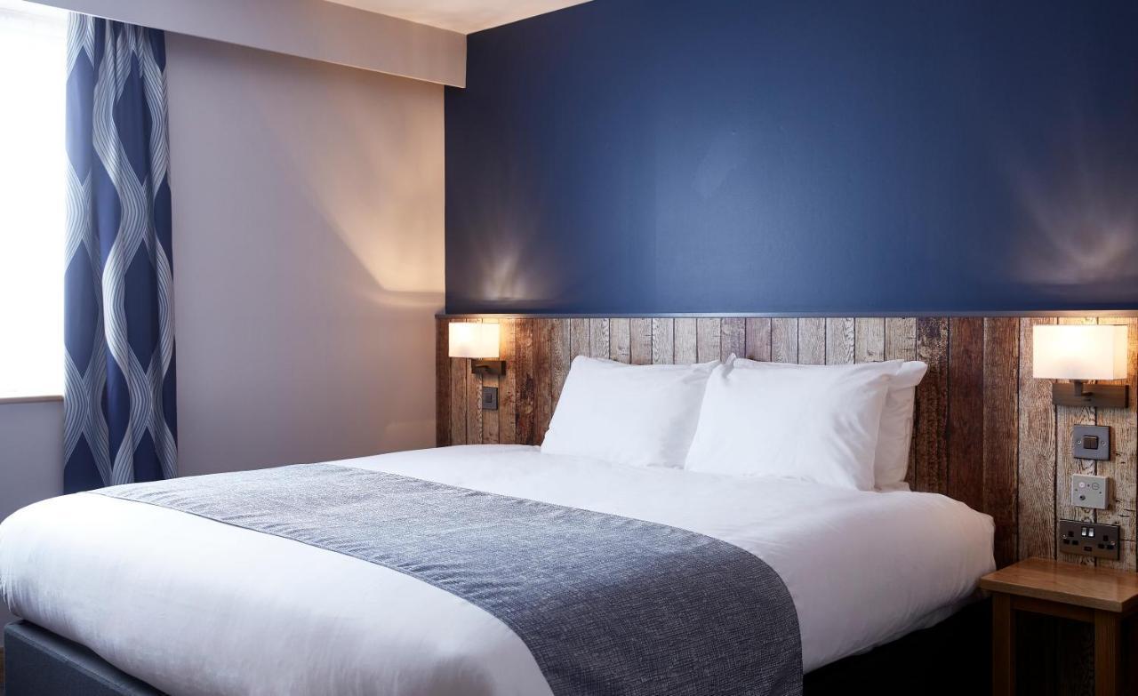 The Churchill By Greene King Inns Royal Wootton Bassett Exteriér fotografie