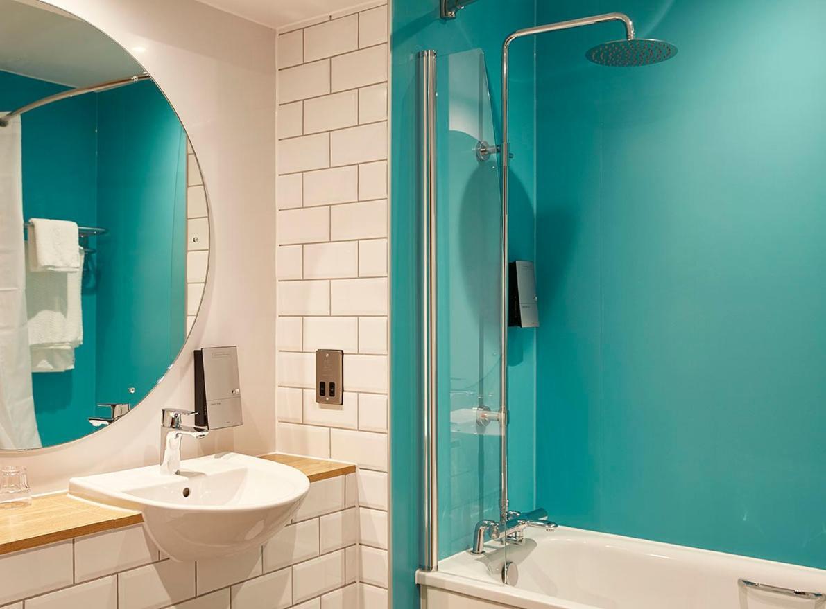 The Churchill By Greene King Inns Royal Wootton Bassett Exteriér fotografie